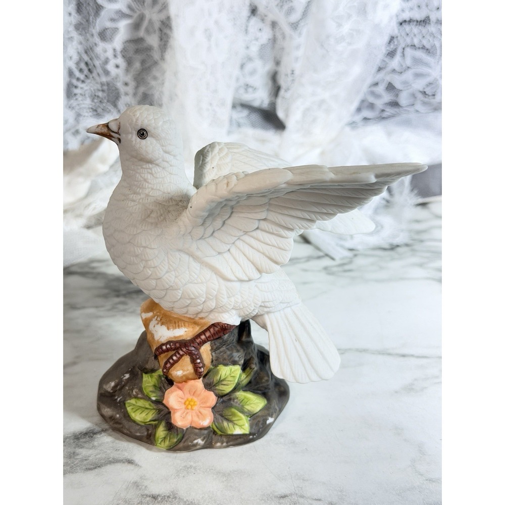 VTG Beautiful Porcelain Dove Collectible Figurine (3118)